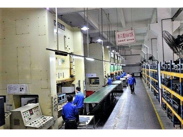 光明五金沖壓件加工廠，沖壓拉伸工藝的4個(gè)注意事項(xiàng)